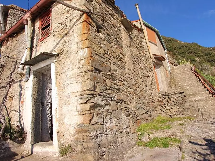 Immagine 14 di Rustico / casale in vendita  a La Spezia