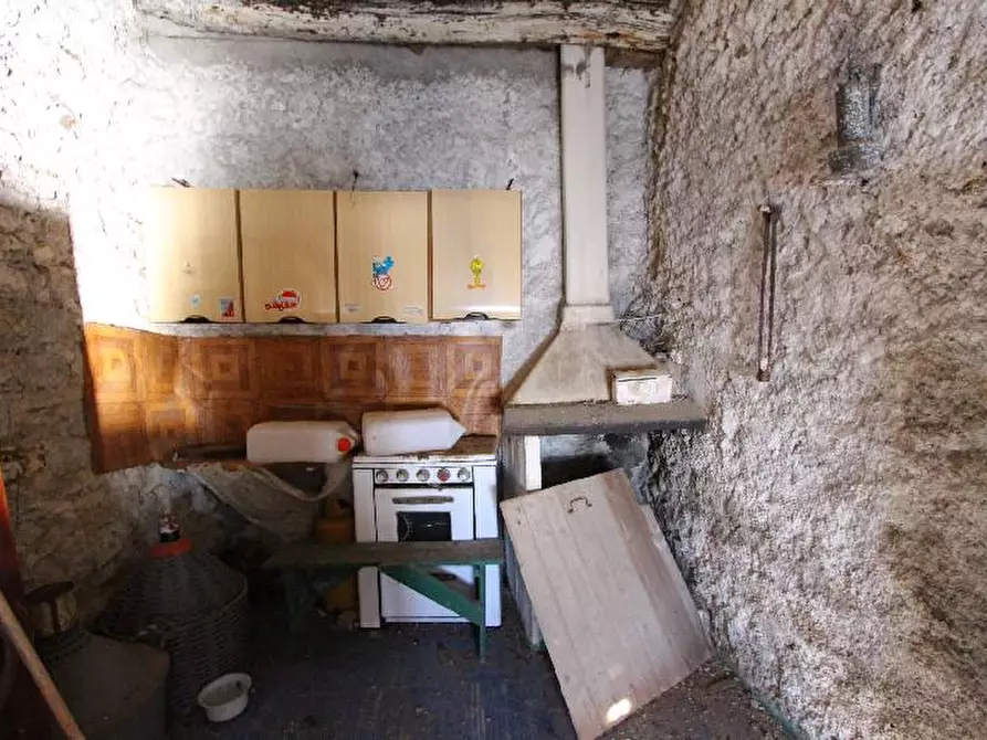 Immagine 2 di Rustico / casale in vendita  a La Spezia