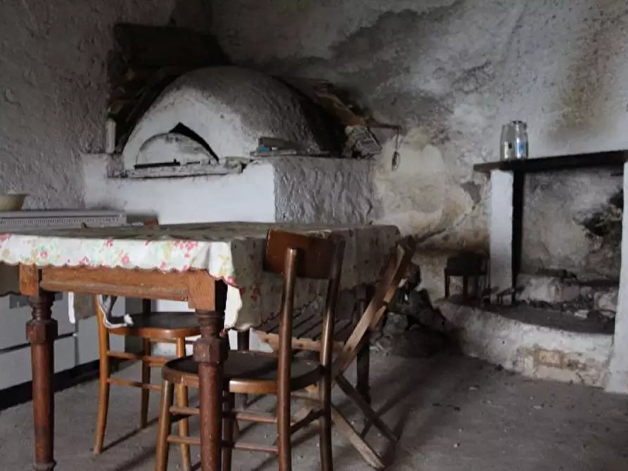 Immagine 9 di Rustico / casale in vendita  a La Spezia