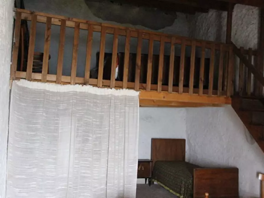 Immagine 15 di Rustico / casale in vendita  a La Spezia