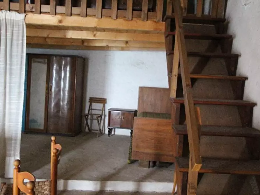 Immagine 14 di Rustico / casale in vendita  a La Spezia