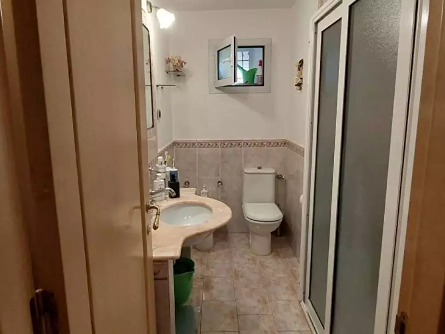 Immagine 5 di Appartamento in vendita  a Carrara