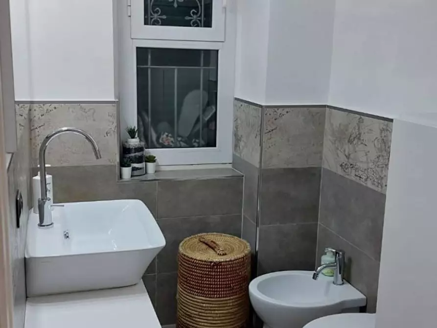 Immagine 9 di Appartamento in vendita  a Carrara