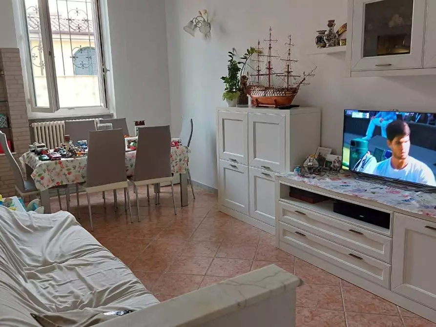Immagine 3 di Appartamento in vendita  a Carrara