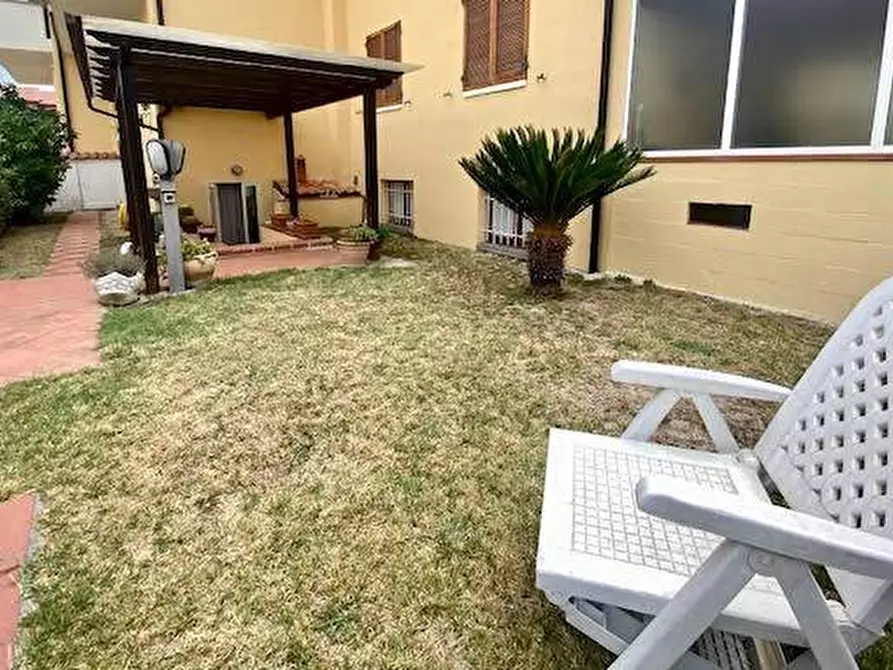 Immagine 3 di Appartamento in vendita  a Fosdinovo