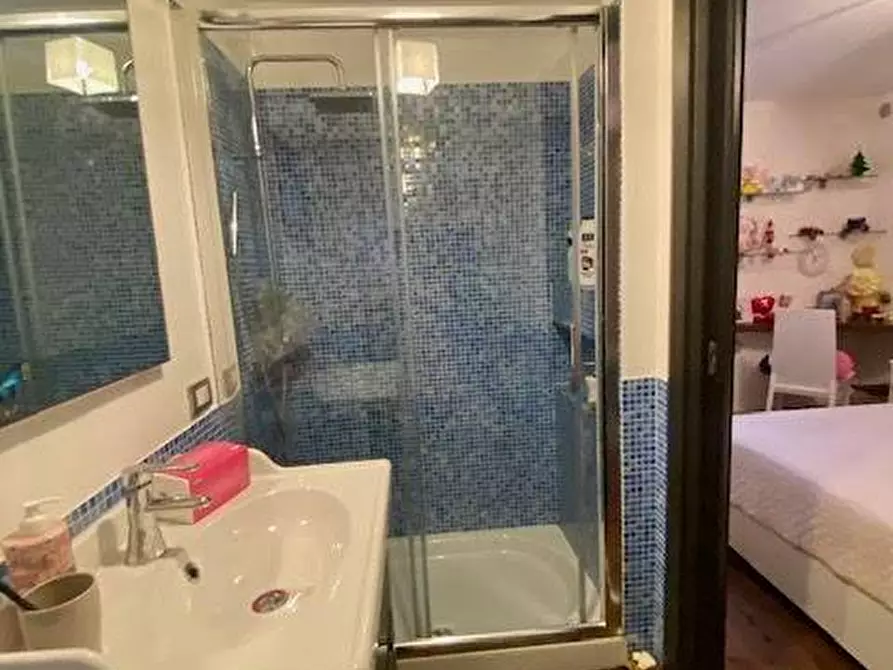 Immagine 30 di Casa bifamiliare in vendita  a Carrara