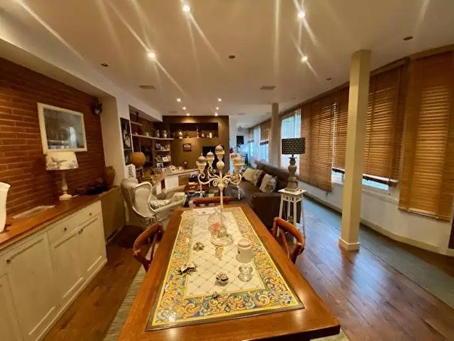 Immagine 19 di Casa bifamiliare in vendita  a Carrara