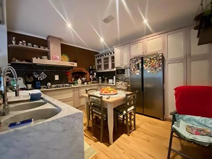 Immagine 20 di Casa bifamiliare in vendita  a Carrara