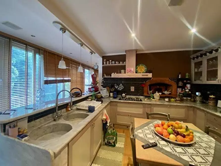 Immagine 7 di Casa bifamiliare in vendita  a Carrara