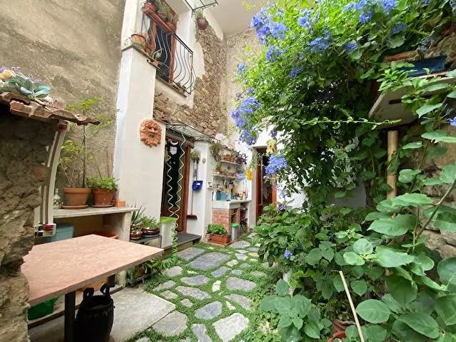 Immagine 30 di Casa quadrifamiliare in vendita  a Fosdinovo