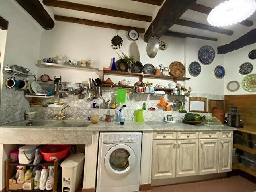 Immagine 18 di Casa quadrifamiliare in vendita  a Fosdinovo