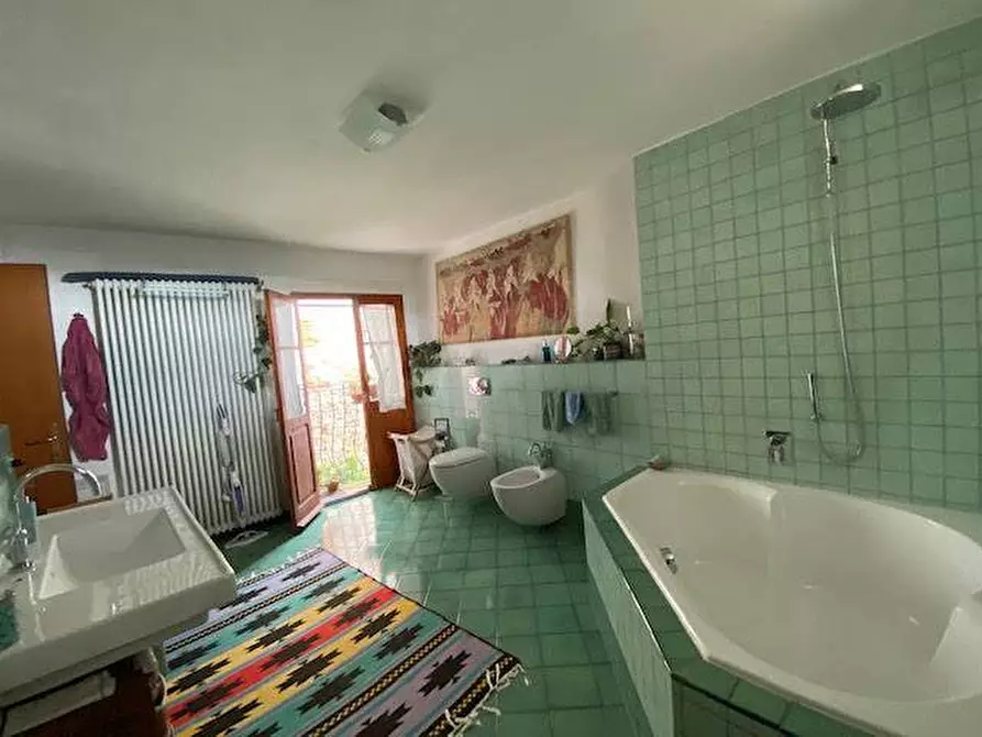 Immagine 26 di Casa quadrifamiliare in vendita  a Fosdinovo