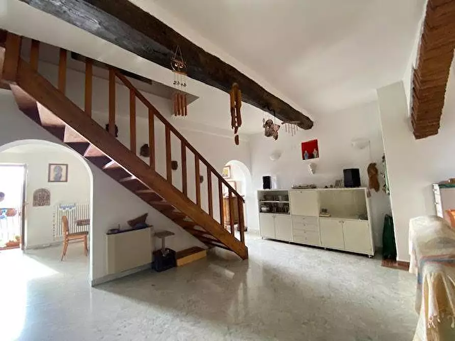 Immagine 38 di Casa quadrifamiliare in vendita  a Fosdinovo