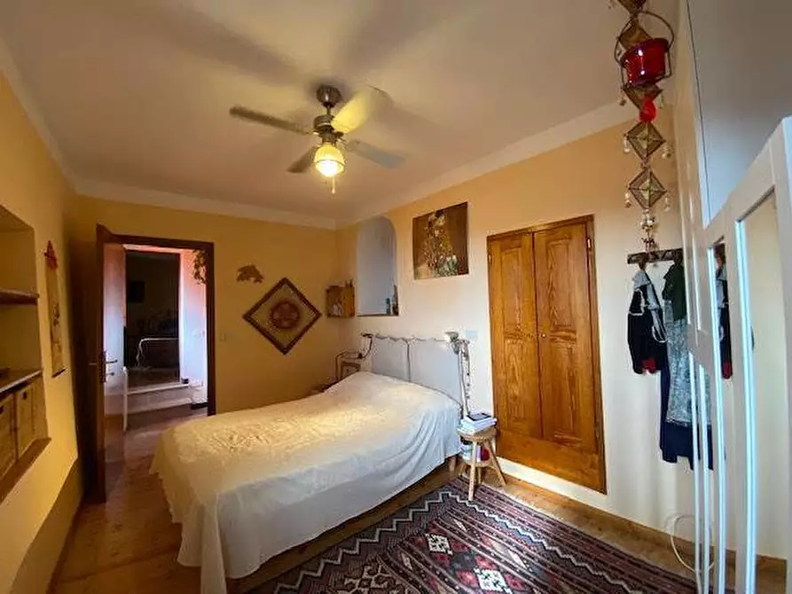 Immagine 10 di Casa quadrifamiliare in vendita  a Fosdinovo