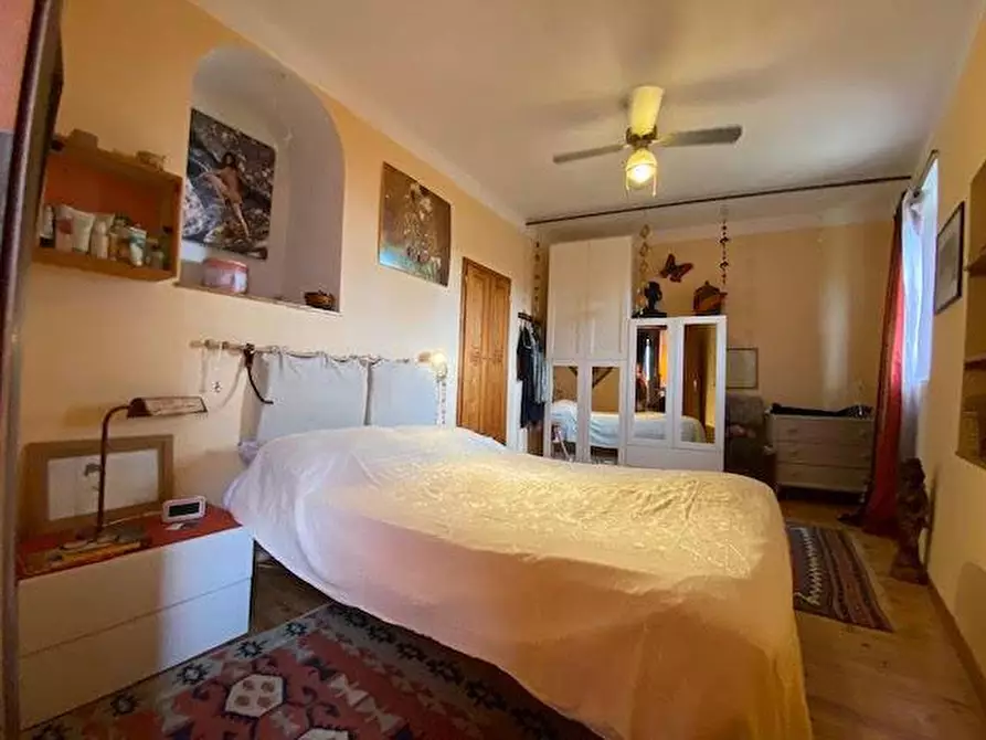 Immagine 40 di Casa quadrifamiliare in vendita  a Fosdinovo