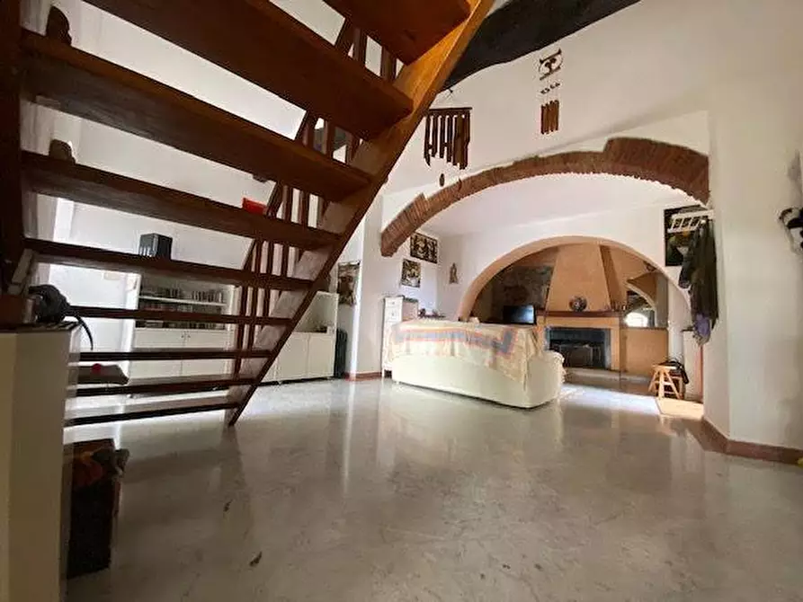 Immagine 1 di Casa quadrifamiliare in vendita  a Fosdinovo