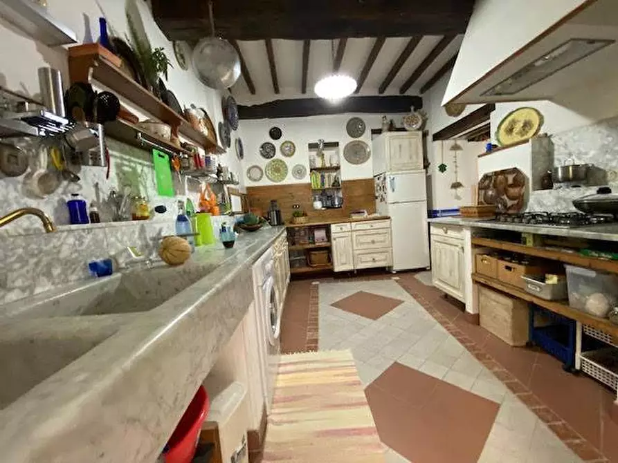 Immagine 15 di Casa quadrifamiliare in vendita  a Fosdinovo