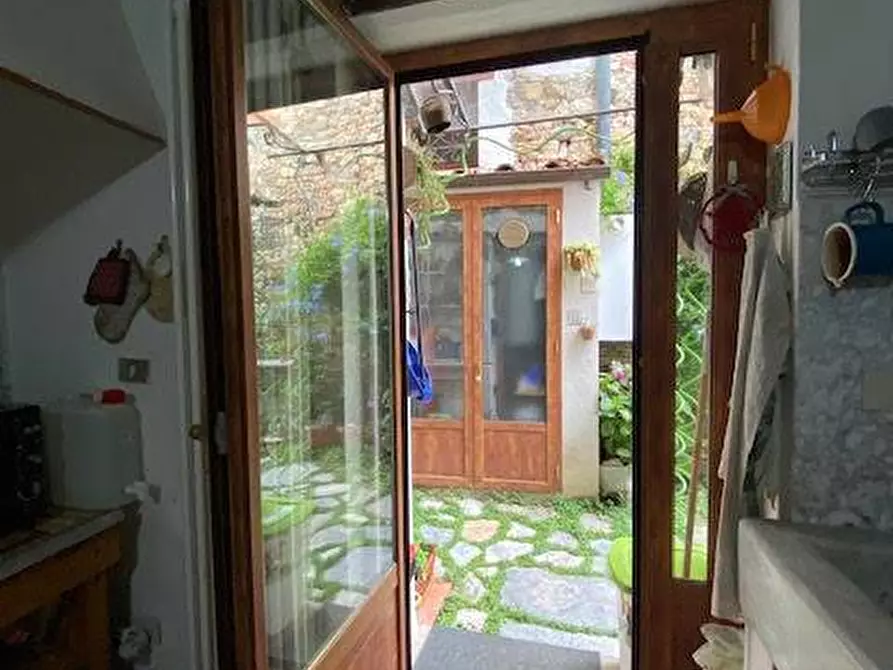 Immagine 20 di Casa quadrifamiliare in vendita  a Fosdinovo