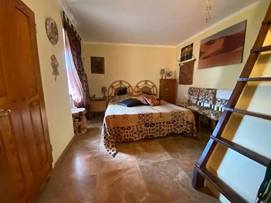Immagine 8 di Casa quadrifamiliare in vendita  a Fosdinovo