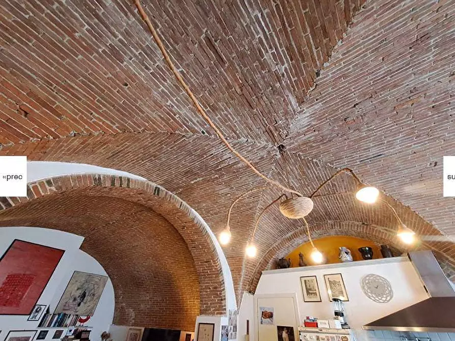 Immagine 2 di Loft/Open space in vendita  a Carrara