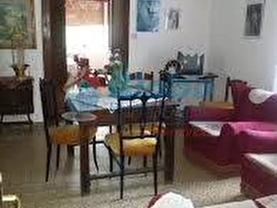 Immagine 16 di Appartamento in vendita  a Carrara