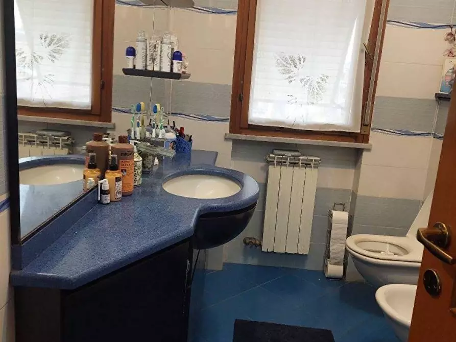 Immagine 4 di Appartamento in vendita  a Carrara