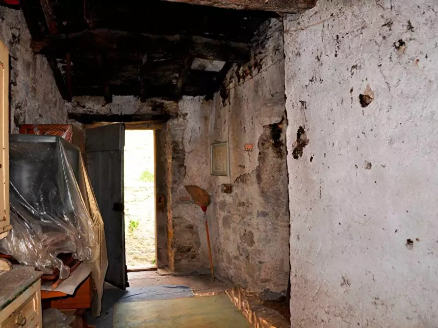 Immagine 23 di Rustico / casale in vendita  a Ortonovo