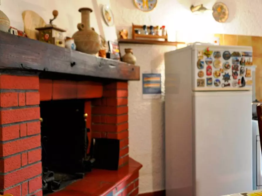 Immagine 10 di Rustico / casale in vendita  a Ortonovo