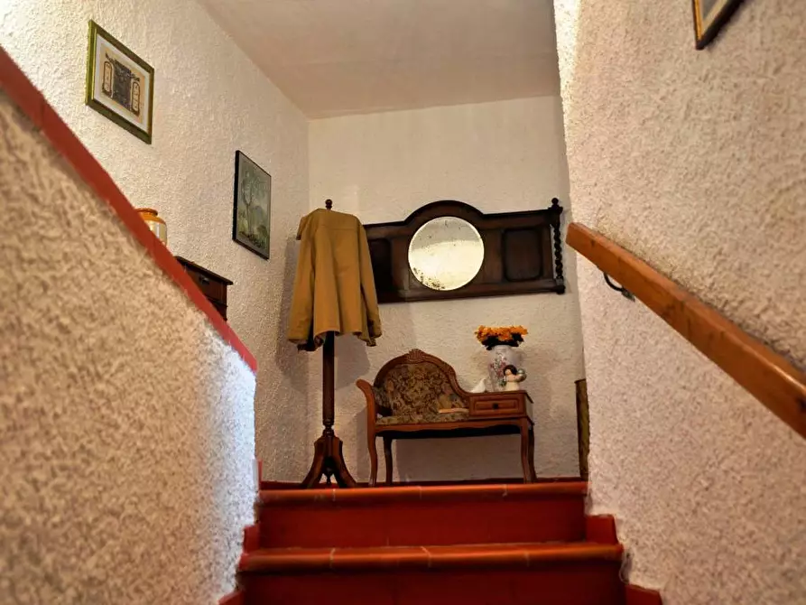 Immagine 14 di Rustico / casale in vendita  a Ortonovo