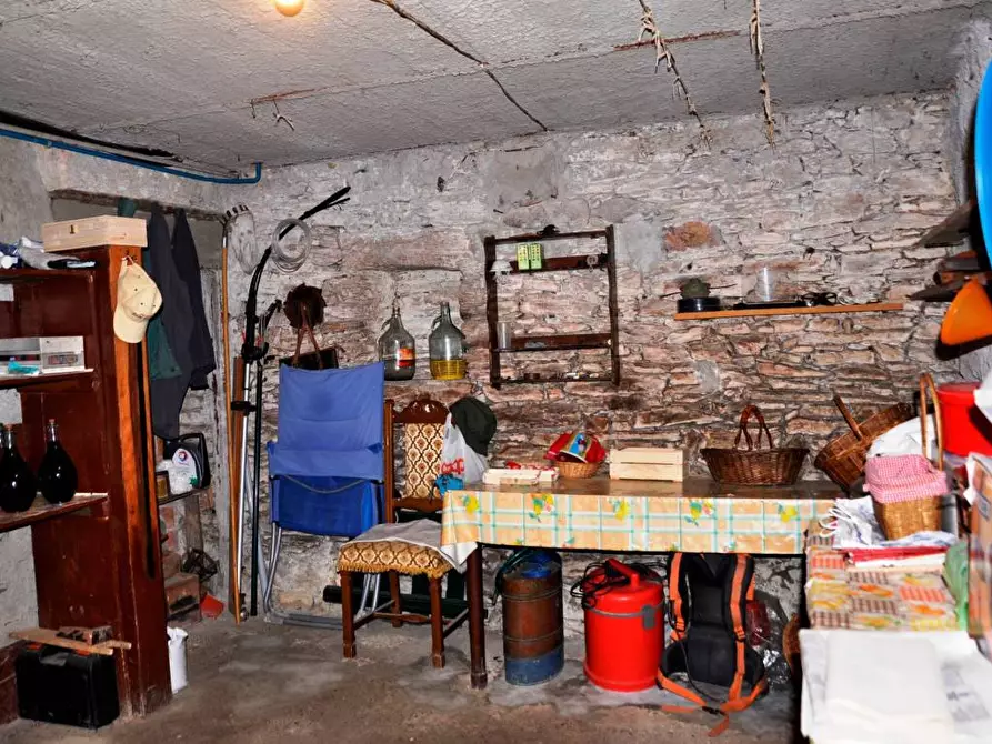 Immagine 25 di Rustico / casale in vendita  a Ortonovo