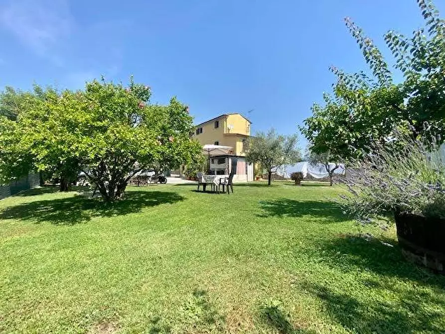 Immagine 10 di Villa in vendita  a Sarzana