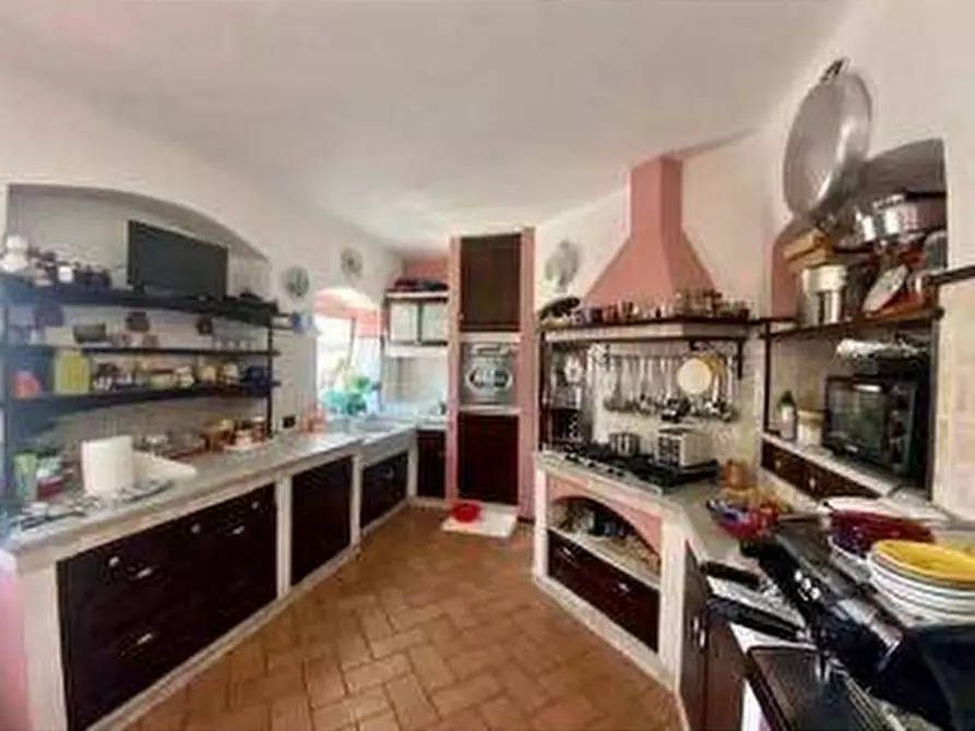 Immagine 19 di Villa in vendita  a Sarzana