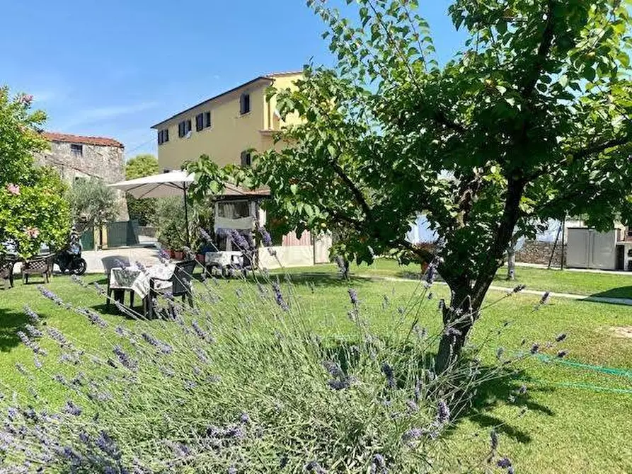 Immagine 12 di Villa in vendita  a Sarzana