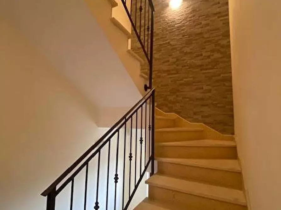 Immagine 30 di Casa bifamiliare in vendita  a Castelnuovo Magra