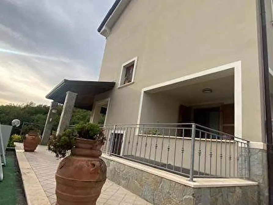 Immagine 36 di Casa bifamiliare in vendita  a Castelnuovo Magra