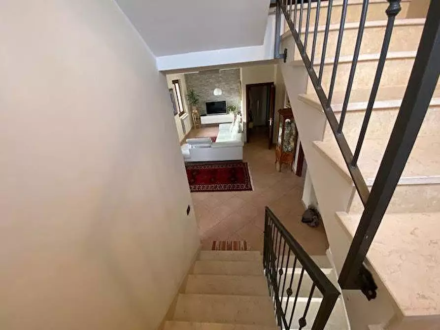 Immagine 20 di Casa bifamiliare in vendita  a Castelnuovo Magra