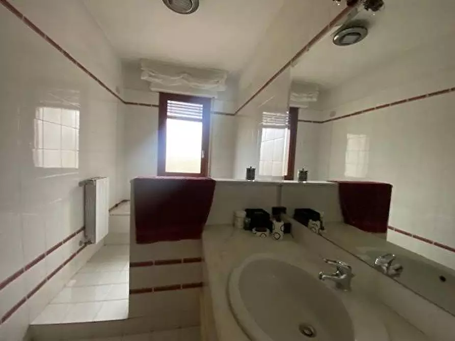 Immagine 16 di Villetta a schiera in vendita  a Ortonovo