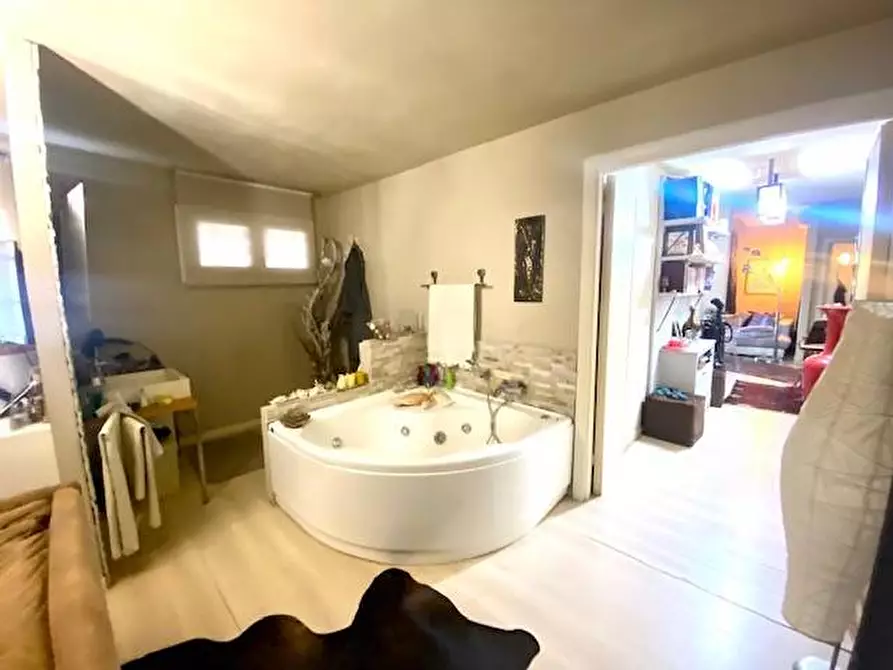 Immagine 26 di Villa in vendita  a Sarzana