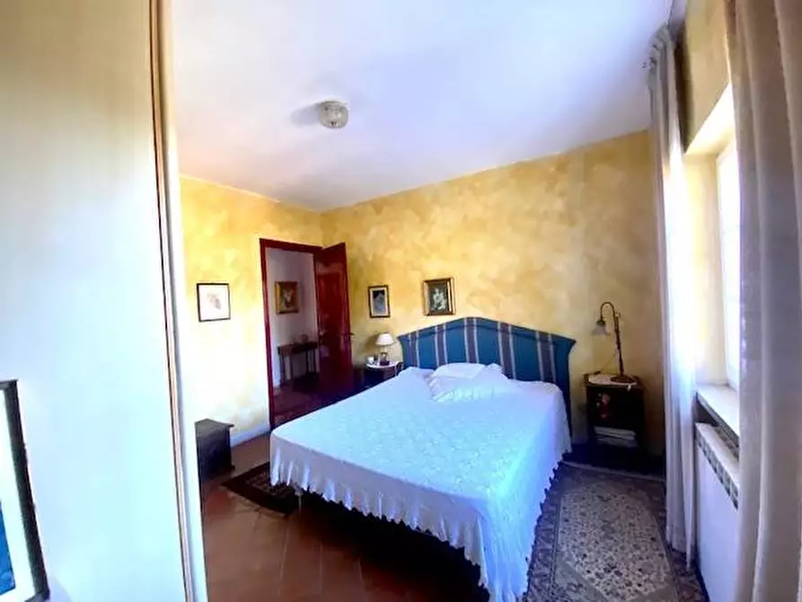 Immagine 40 di Villa in vendita  a Sarzana