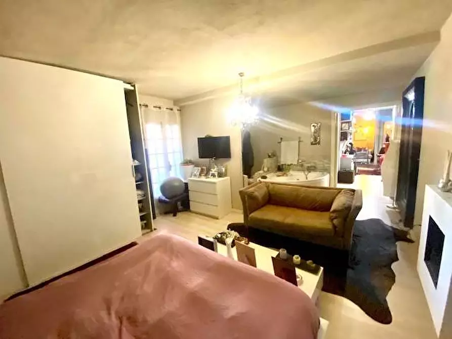 Immagine 23 di Villa in vendita  a Sarzana