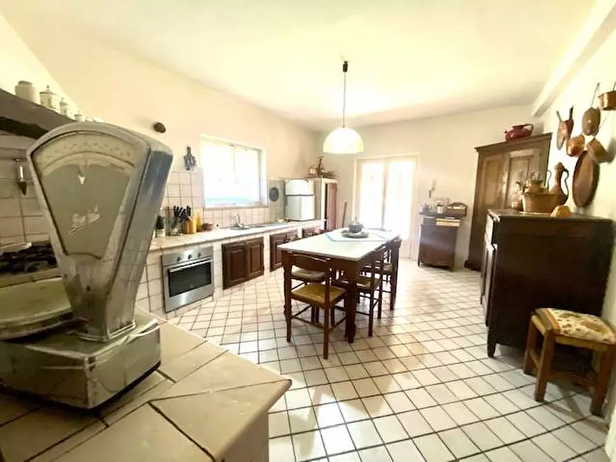 Immagine 38 di Villa in vendita  a Sarzana