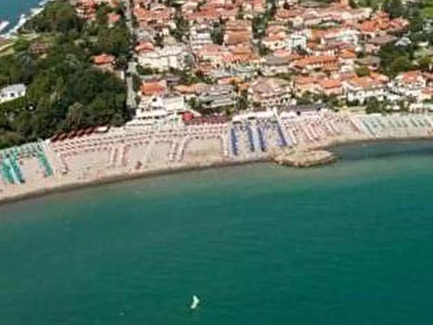 Immagine 16 di Appartamento in vendita  a Ameglia