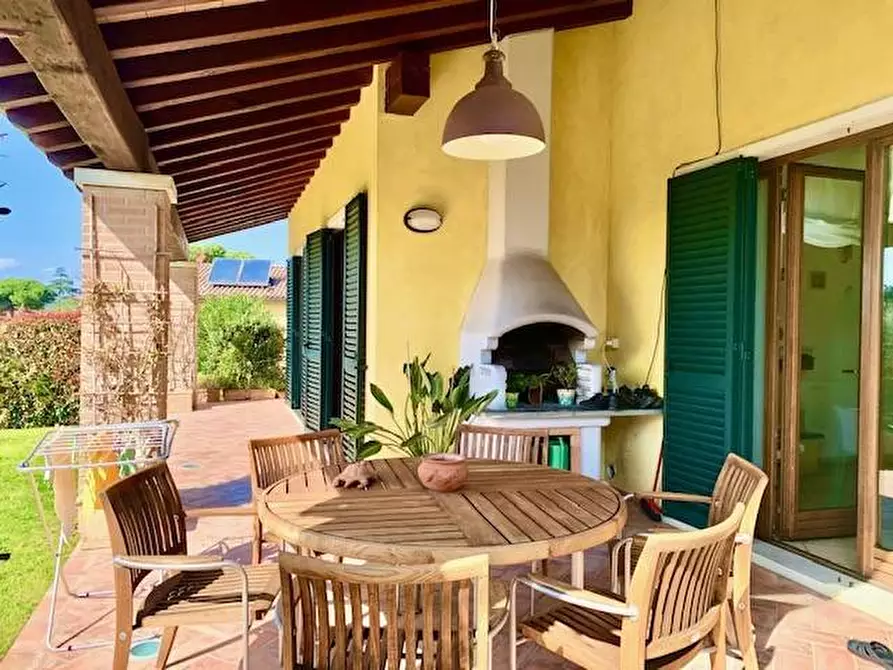 Immagine 20 di Villa in vendita  a Ortonovo