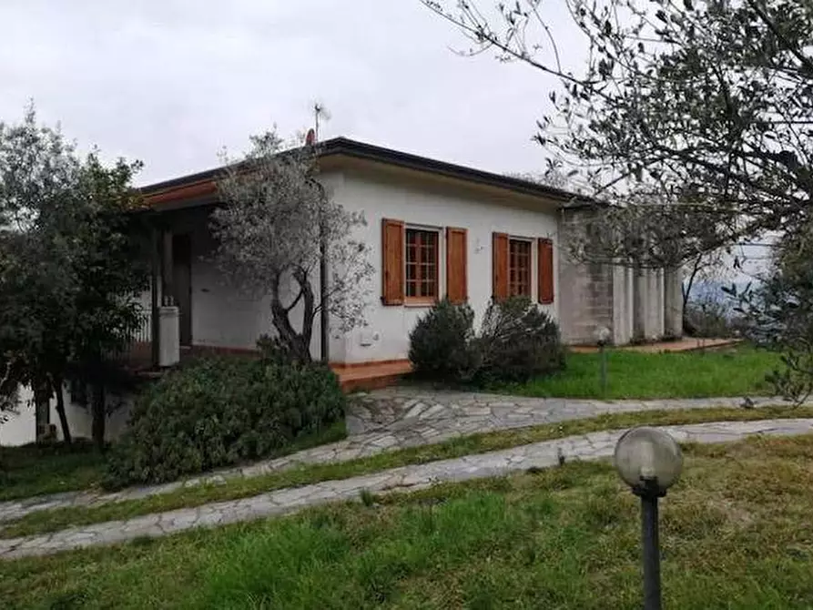 Immagine 22 di Villa in vendita  a Castelnuovo Magra