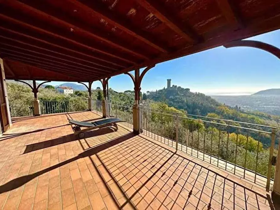 Immagine 20 di Villa in vendita  a Castelnuovo Magra