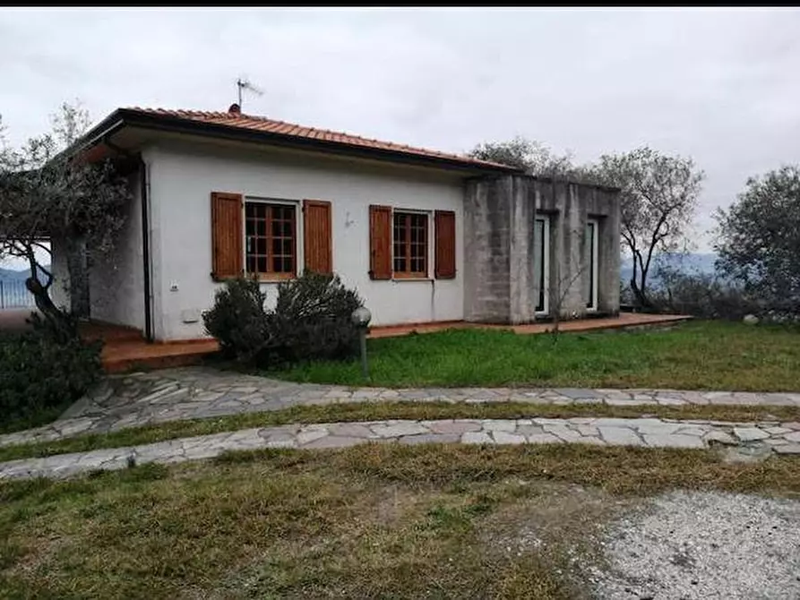 Immagine 23 di Villa in vendita  a Castelnuovo Magra