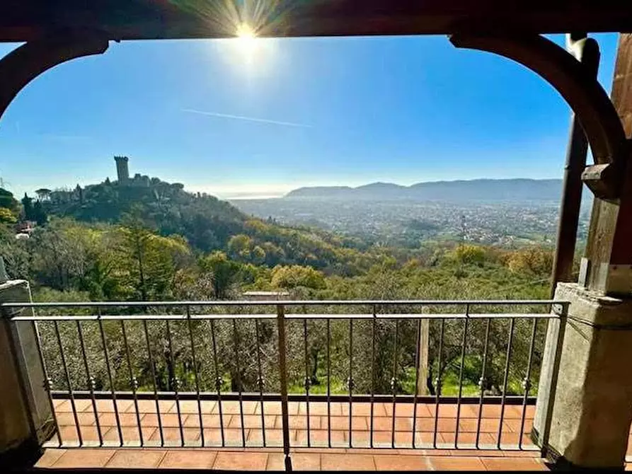 Immagine 25 di Villa in vendita  a Castelnuovo Magra