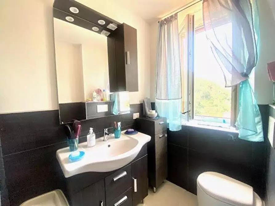 Immagine 9 di Appartamento in vendita  a Ortonovo