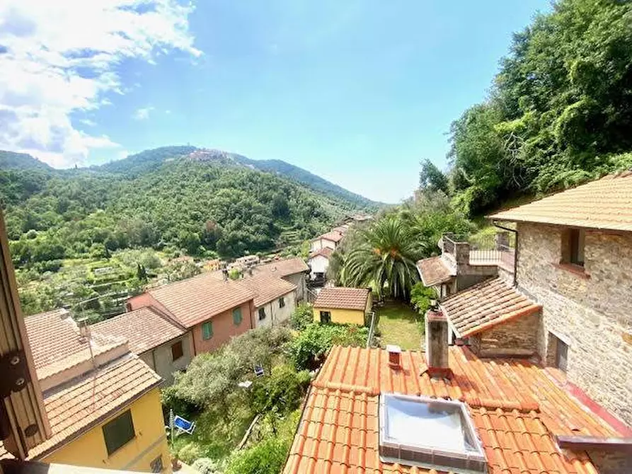 Immagine 10 di Appartamento in vendita  a Ortonovo