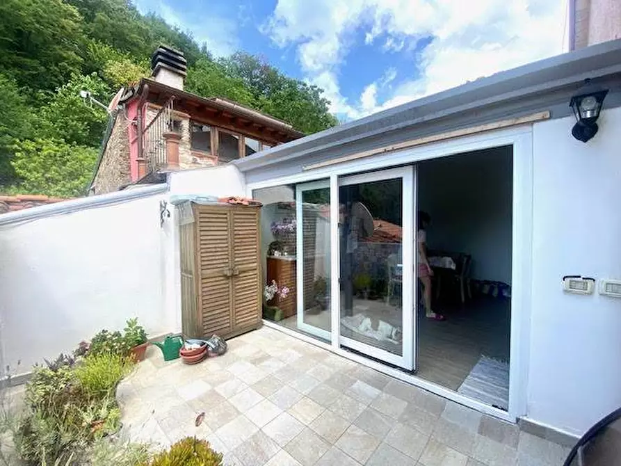 Immagine 2 di Appartamento in vendita  a Ortonovo